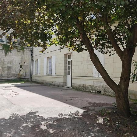 Appartement Avec Parking Prive Saumur Extérieur photo