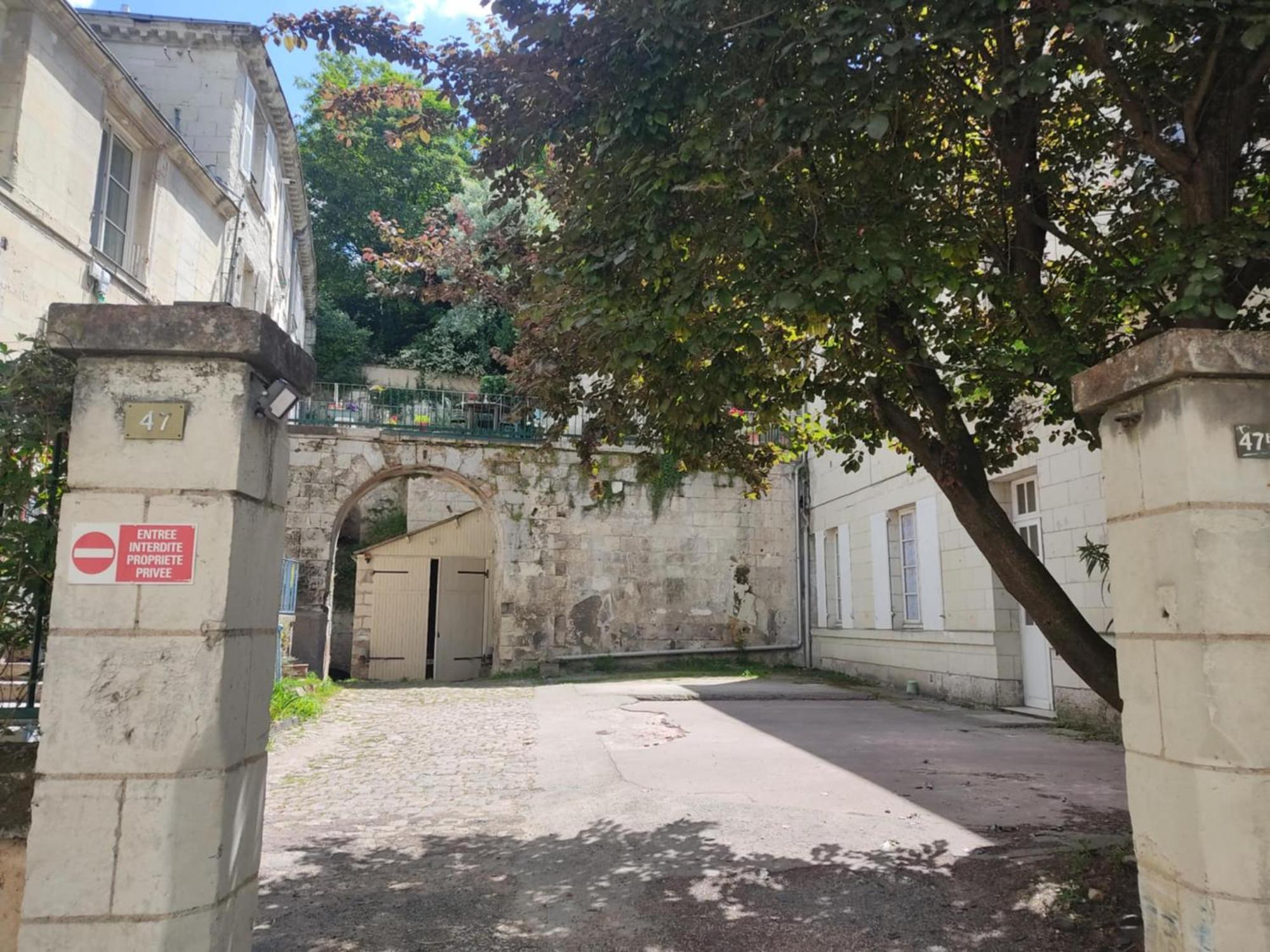 Appartement Avec Parking Prive Saumur Extérieur photo