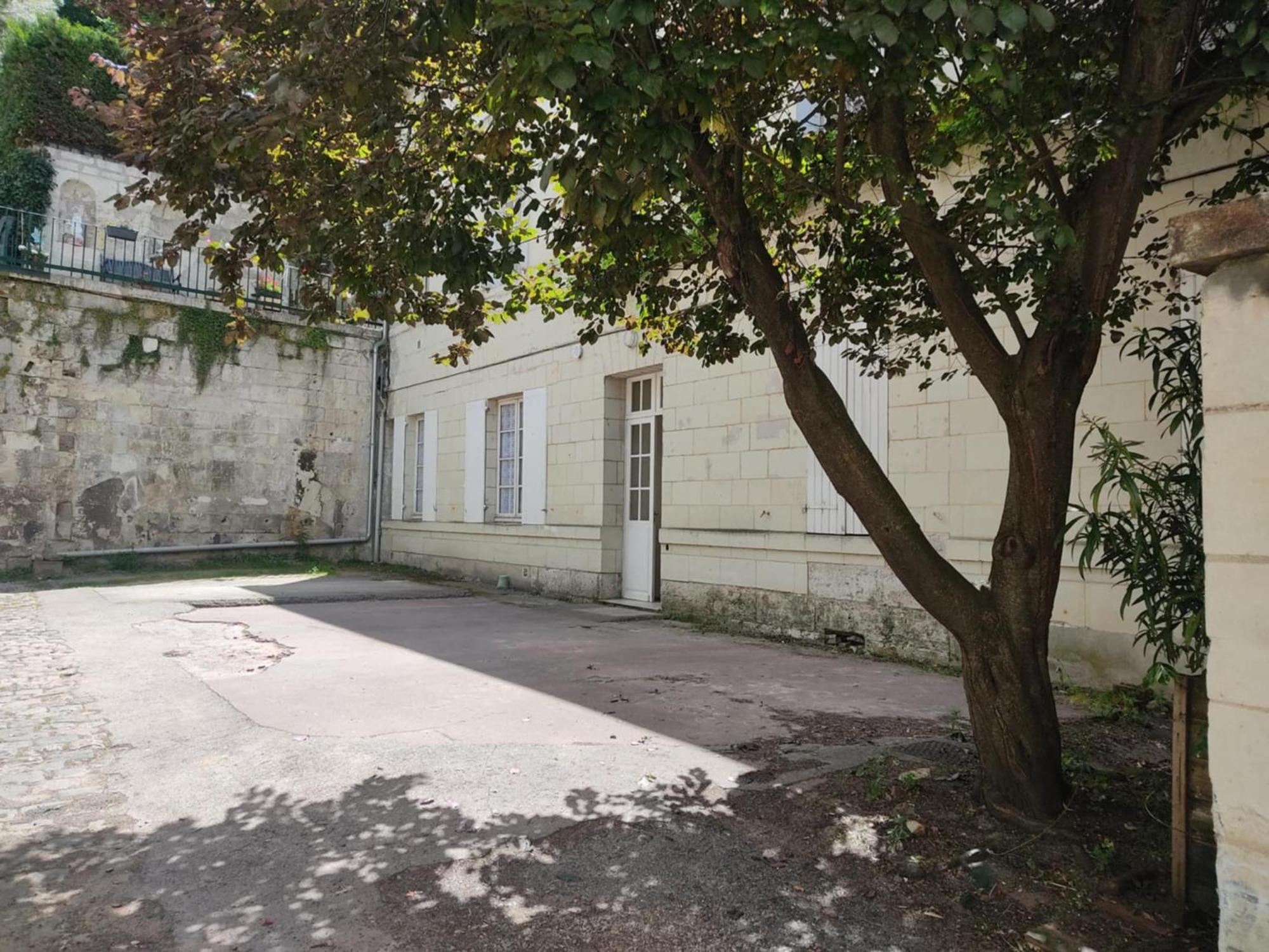Appartement Avec Parking Prive Saumur Extérieur photo